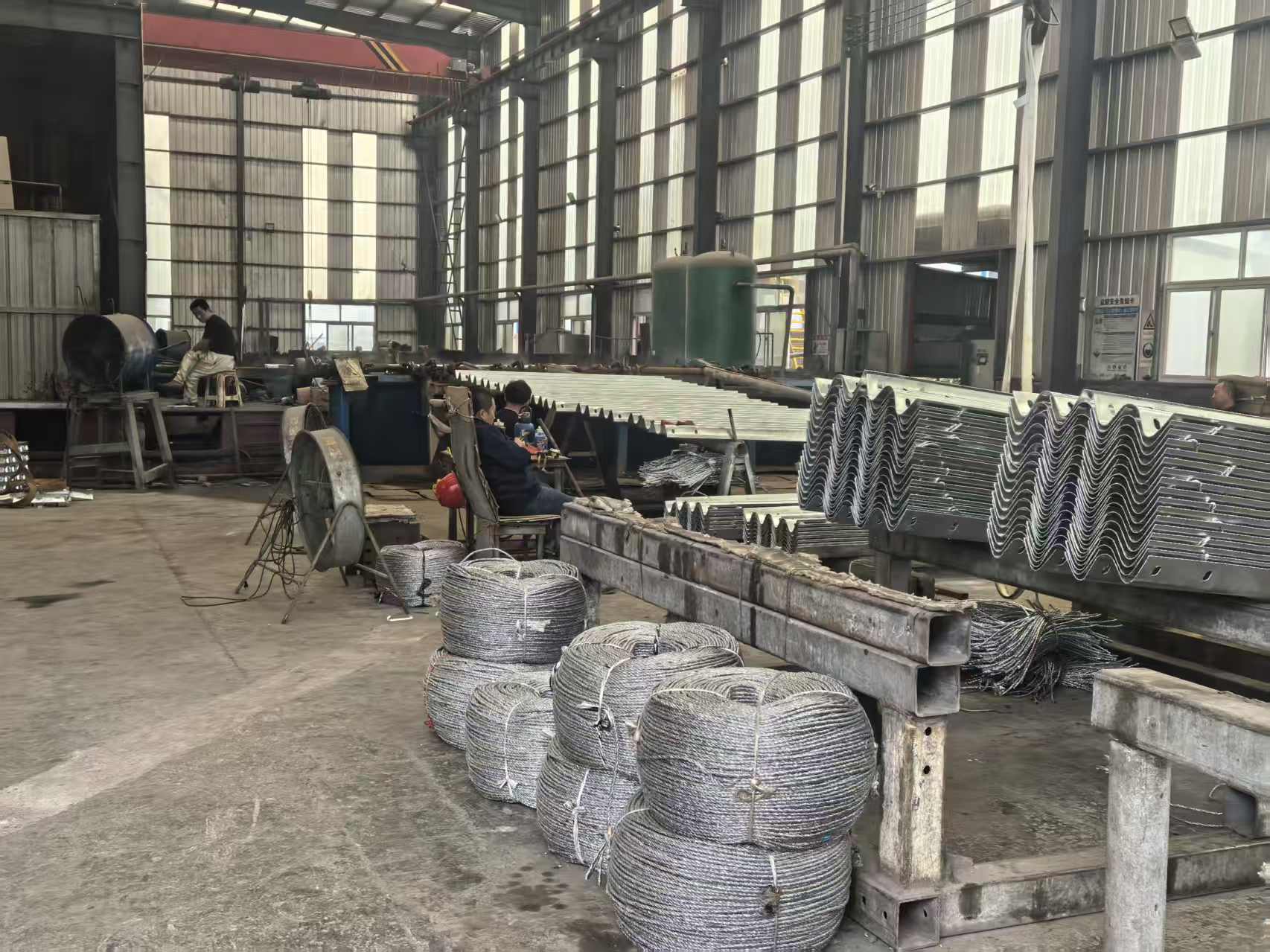 本溪市热镀锌波形护栏三波波形护栏 - 厂家
